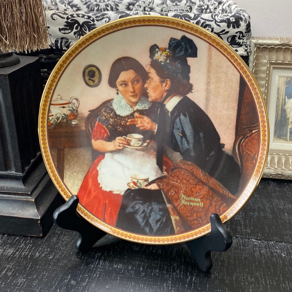 Knowles China Norman Rockwell Gossiping In The Alcove Plate!
